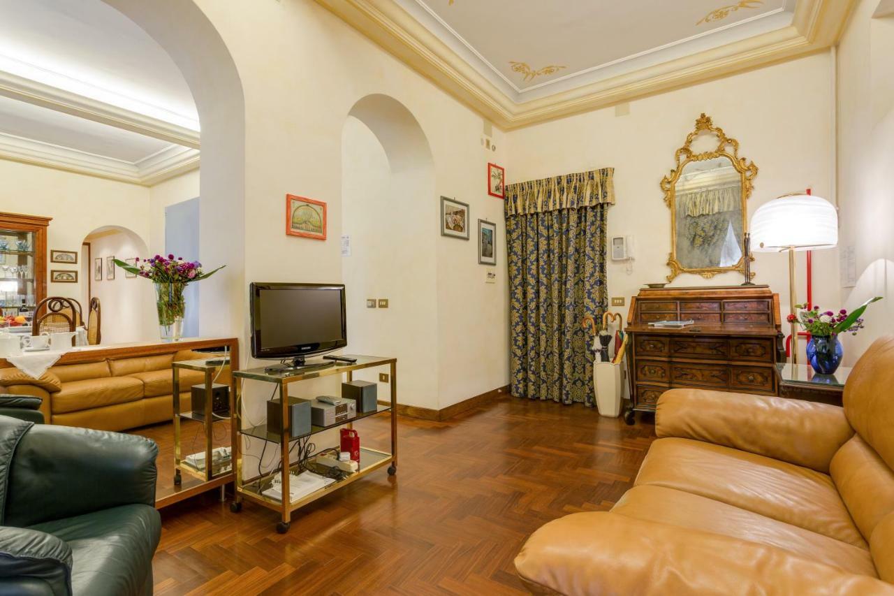 Appartamento Vittoria Street Charming Roma Esterno foto